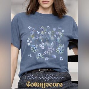 Blue Floral Graphic T-shirt - Corttagecore